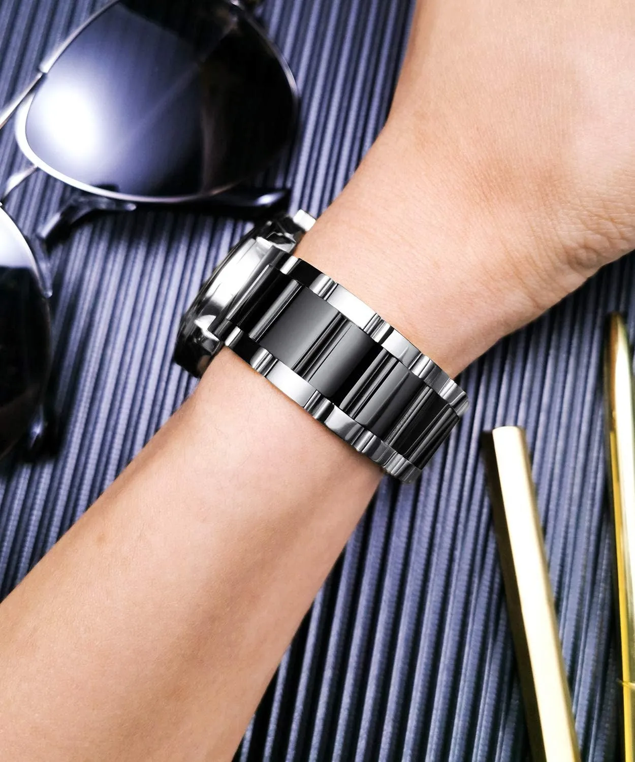 BINLUN Thick Stainless Steel Watch Band Metal Heavy Polished Matte Brushed Finish Watch Strap Replacement for Men Women 16mm/18mm/20mm/21mm/22mm/23mm/24mm/26mm(Polished Silver and Black,22mm)