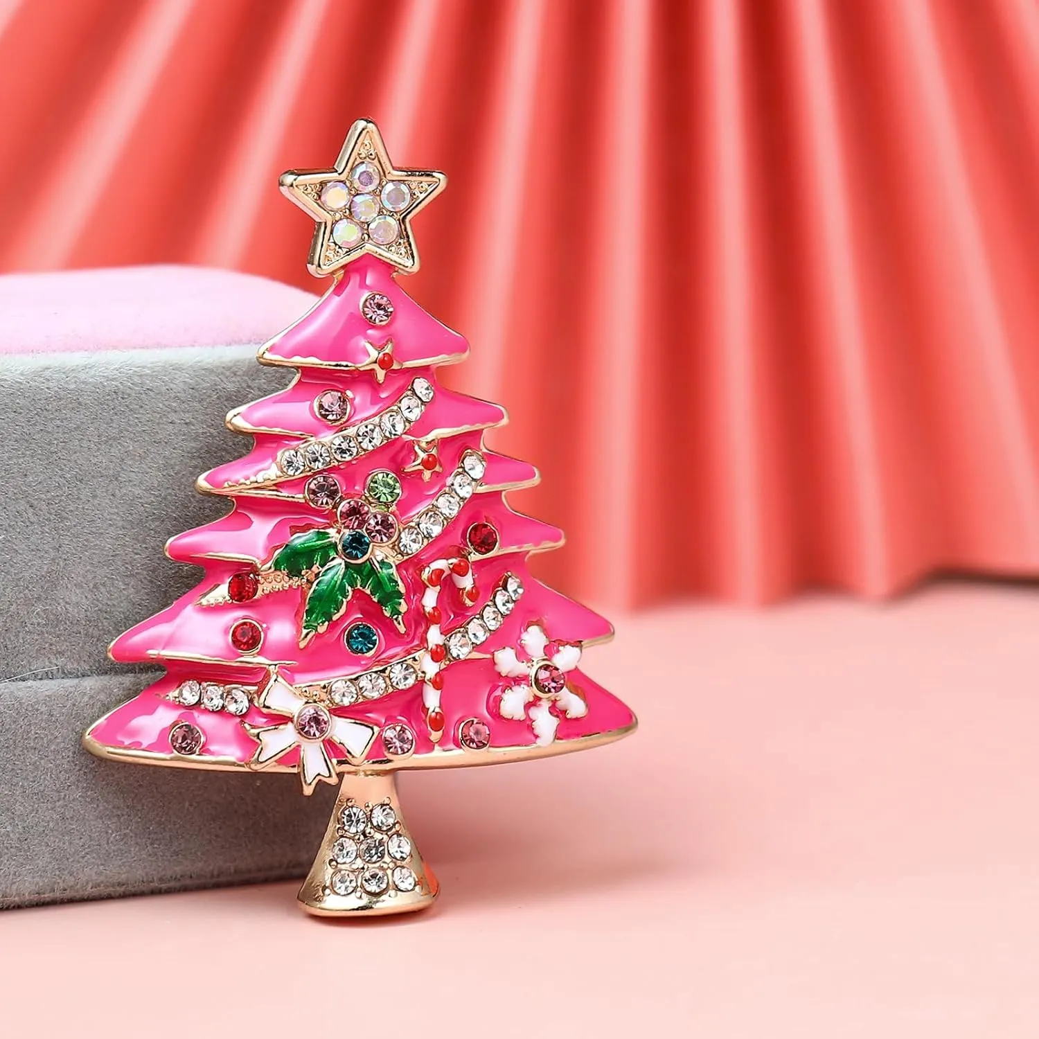 Christmas Brooch Pins Crystal Christmas Tree Snowflake Jingle Bell Reindeer Enamel Brooches Holiday Party Gift for Women
