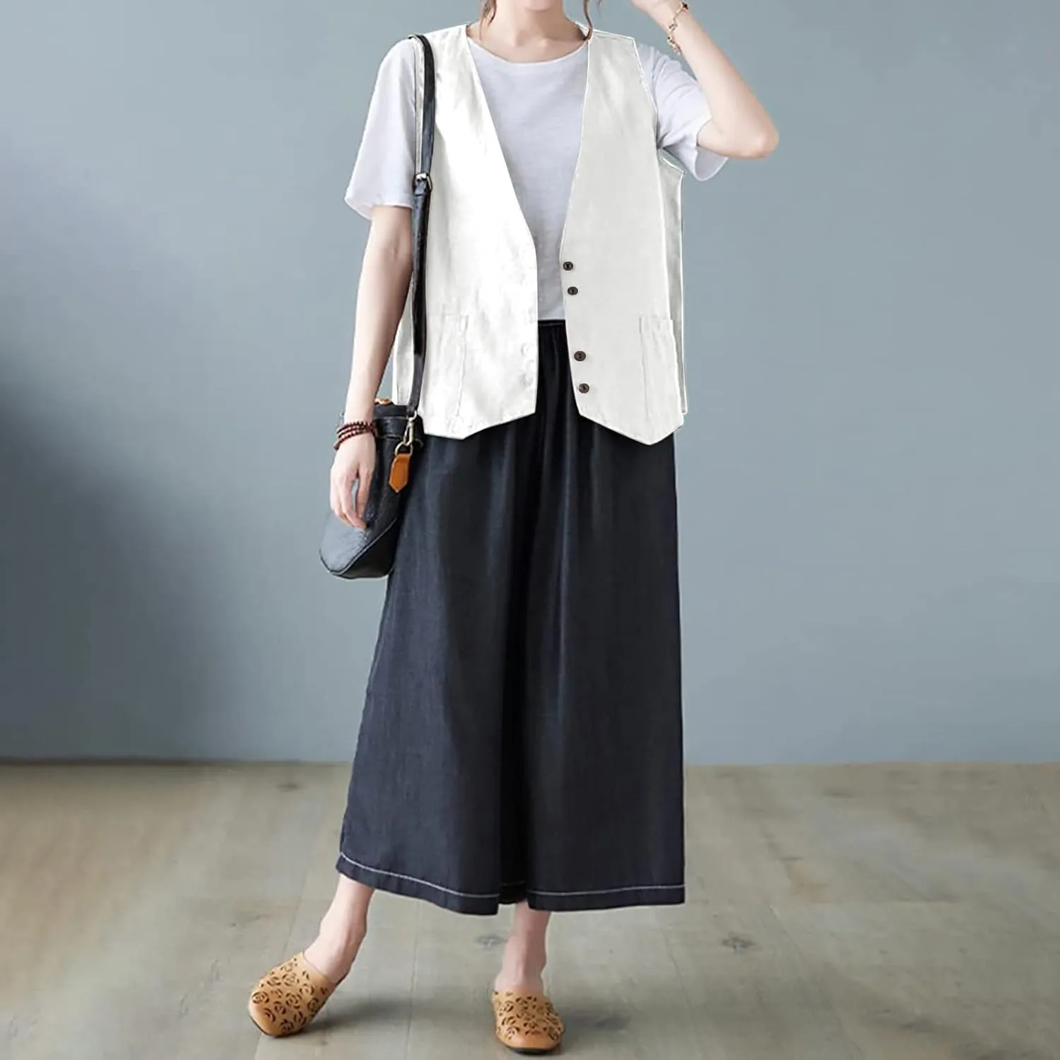 Cotton Linen Vests for Women 2023 Fashion Sleeveless Button Down Blazer Jacket Summer Casual Loose Vest Outerwear