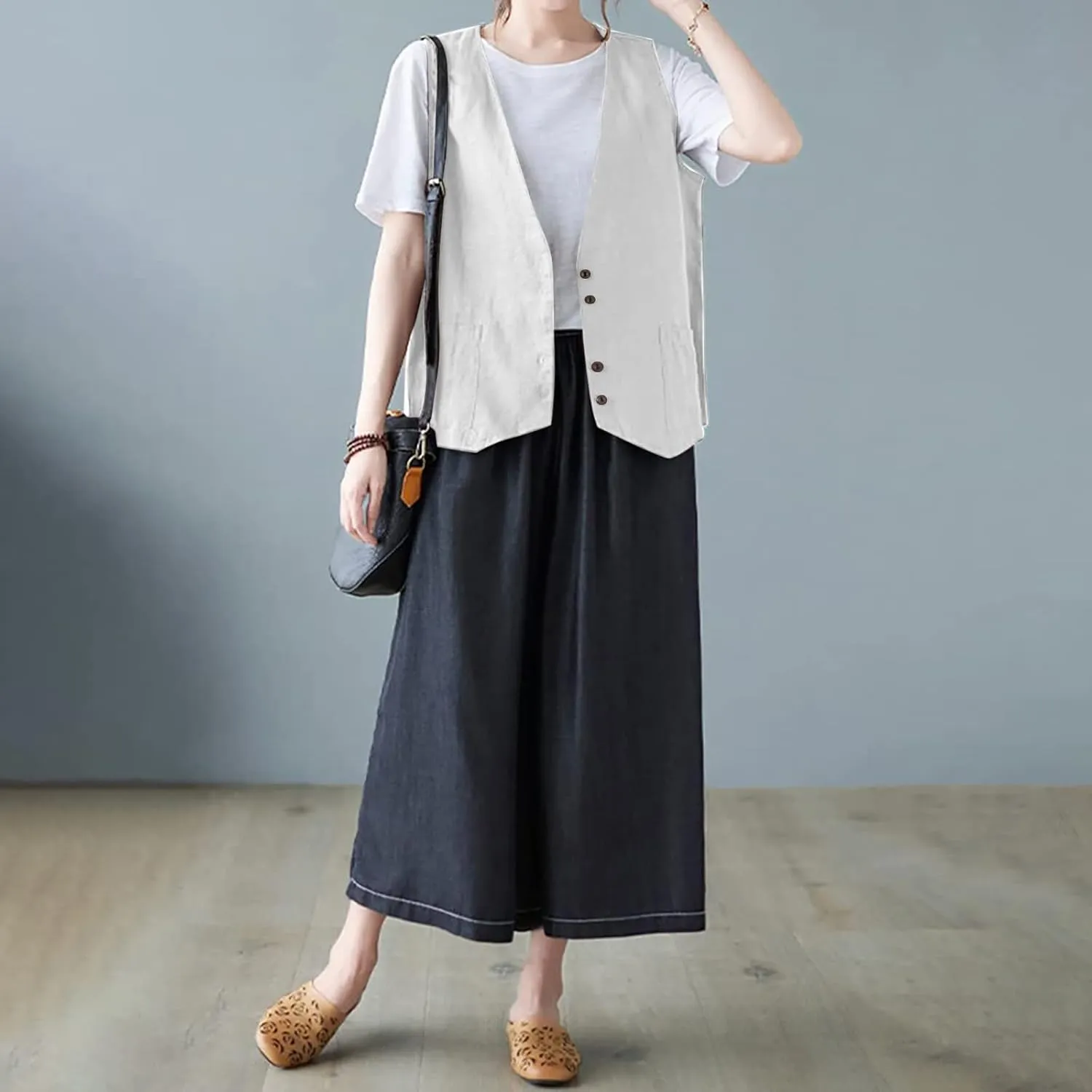 Cotton Linen Vests for Women 2023 Fashion Sleeveless Button Down Blazer Jacket Summer Casual Loose Vest Outerwear