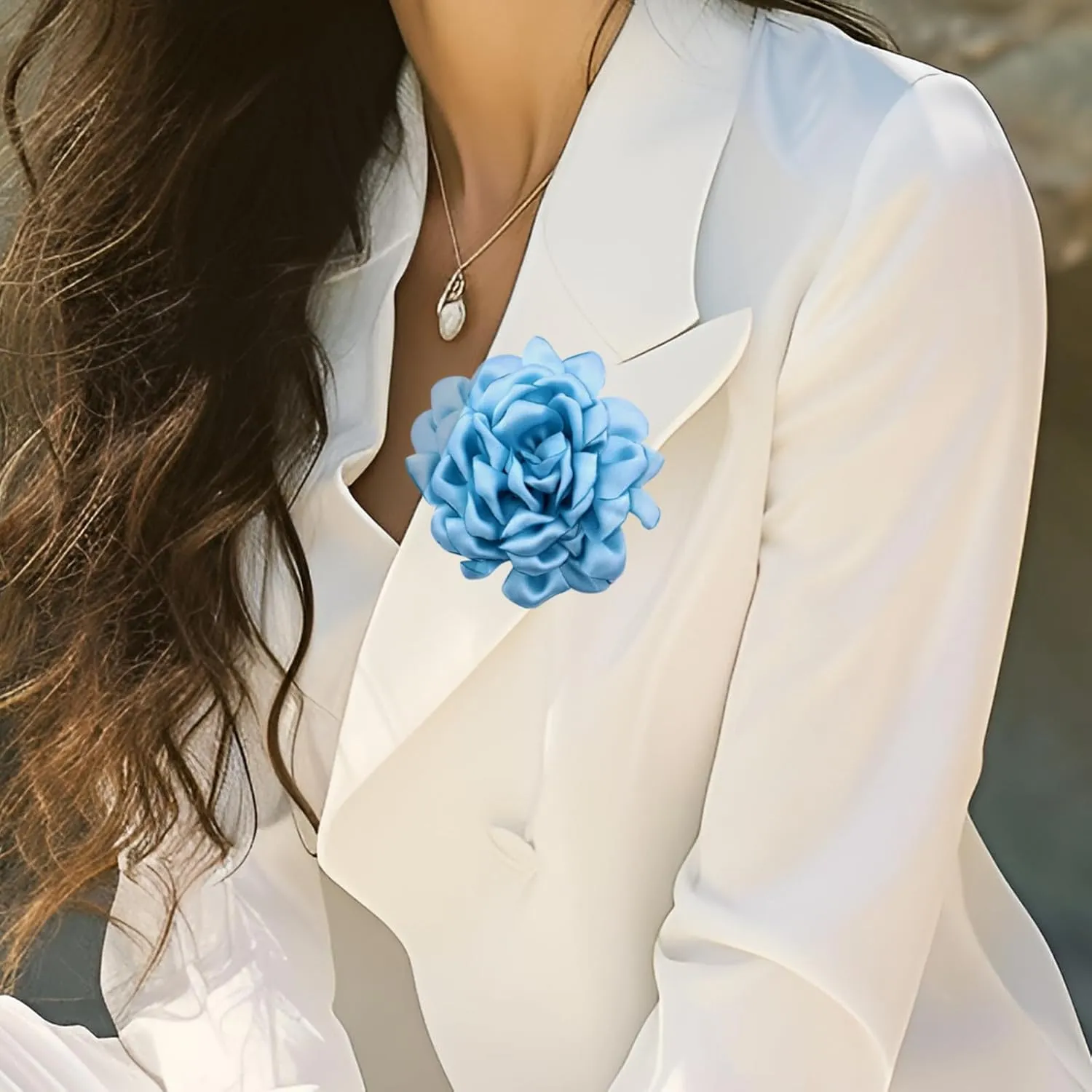 Dainty Fabric Flower Brooches Large Silk Lapel Pin Elegant Camellia Flower Brooch Pins for Women Classic Formal Occasions Clothing Accessories