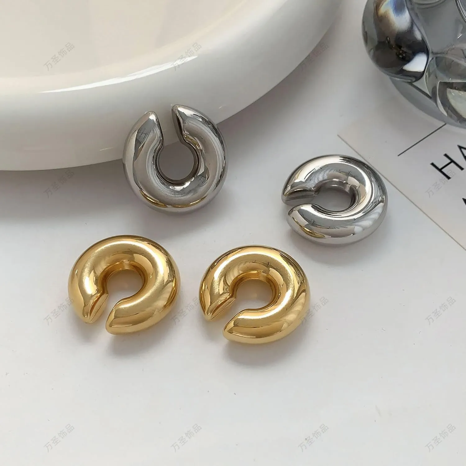Ear Cuff Earrings for Women Chunky Ear Cuff Colourful Non Pierced Ear Cuff Non Piercing Clip On Cartilage Wrap Cuff Earrings Jewelry Gifts