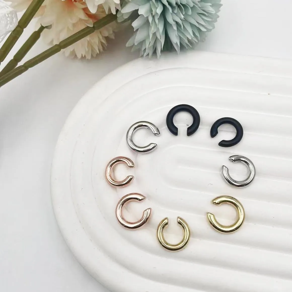 Ear Cuff Earrings for Women No Piercing Chunky Gold Ear Cuffs Helix Cartilage Clip On Wrap Earring Adjustable Ear Cuffs Jewelry for Women
