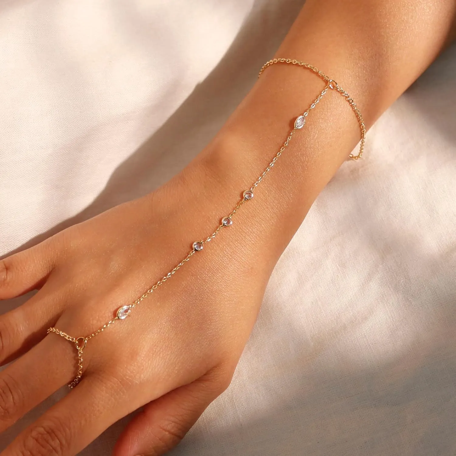 Gold Hand Chain Bracelet for Women Trendy, Dainty 14k Gold Ring Bracelet Hand Chain Finger Ring Slave Cuff Bracelet Cubic Zircon Hand Jewelry for Women Fall Jewelry Accessories for Women