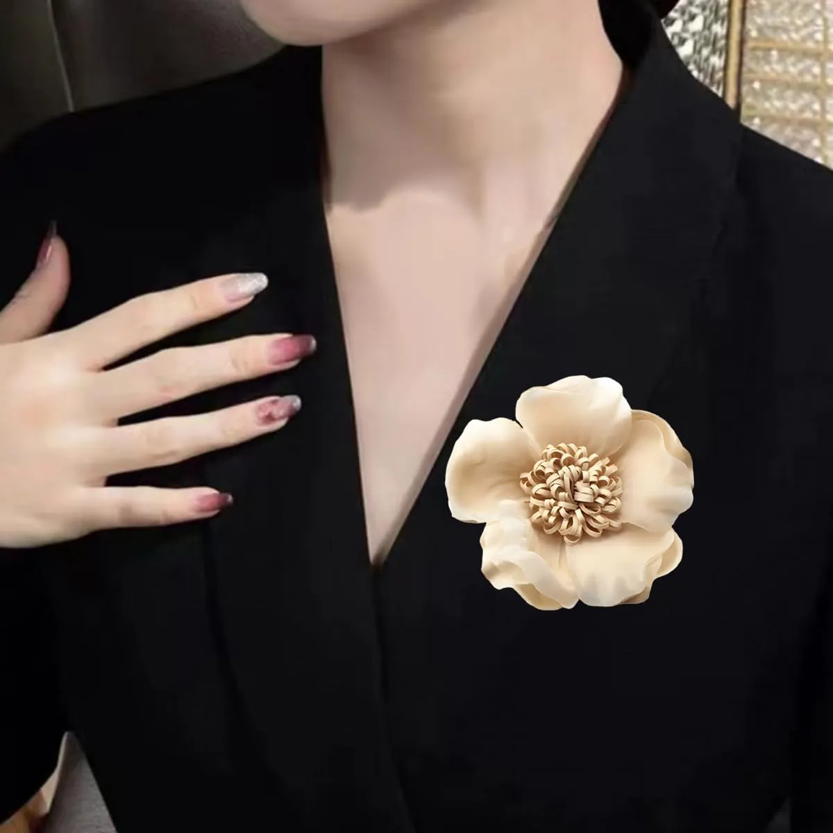 Large Red Rose Flower Brooches Pins for Women Dainty Satin Fabric Brooches Big Camellia Flower Brooch Wedding Party Clothing Pin Accessory Jewelry