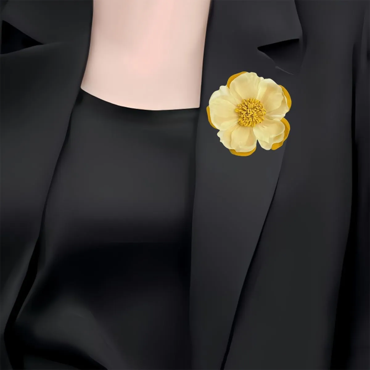 Large Red Rose Flower Brooches Pins for Women Dainty Satin Fabric Brooches Big Camellia Flower Brooch Wedding Party Clothing Pin Accessory Jewelry