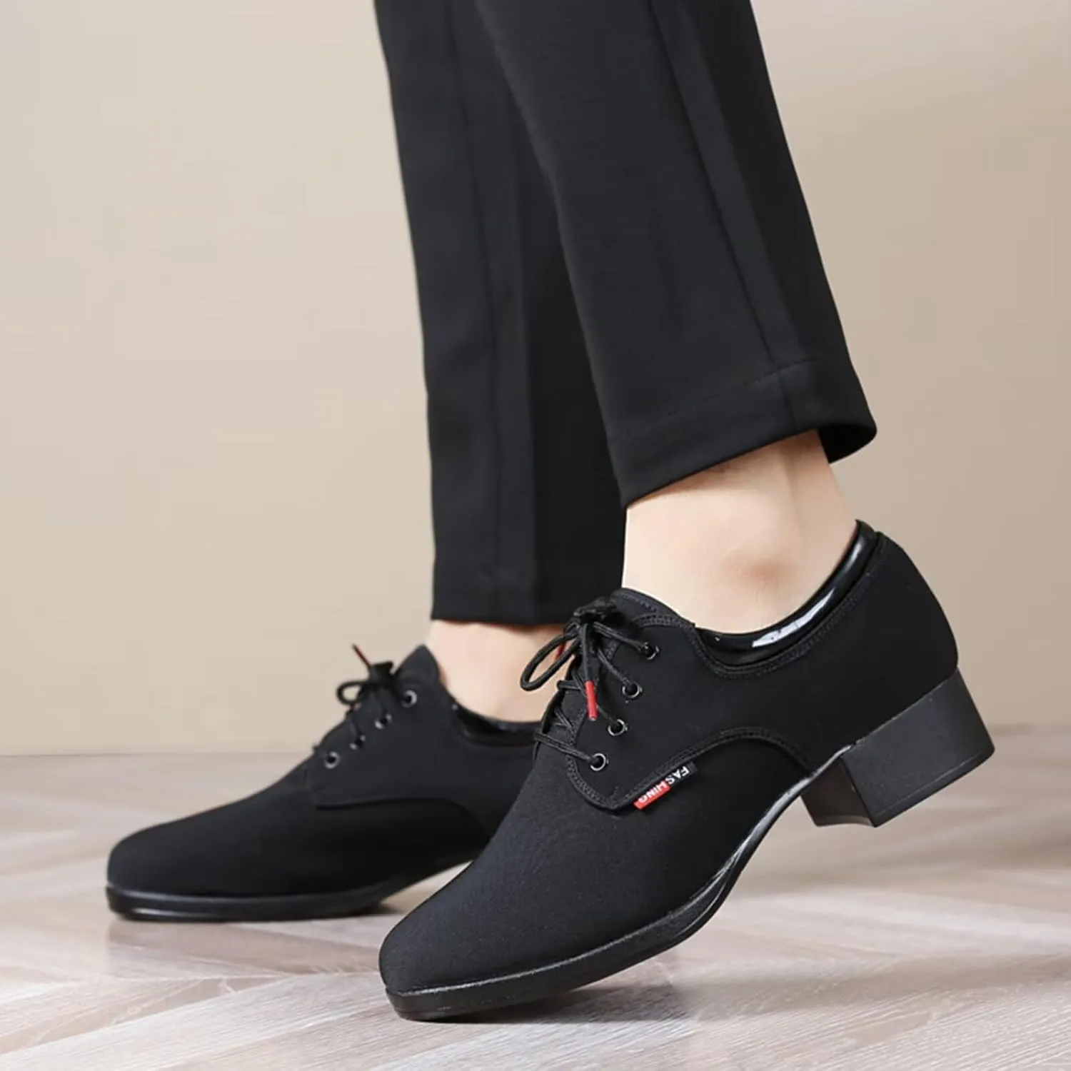 Men's Ballroom Dance Shoes Black Closed Toe Performance Dance Shoes Fashion Salsa Tango Waltz Latin Smooth Swing Dance Sneakers