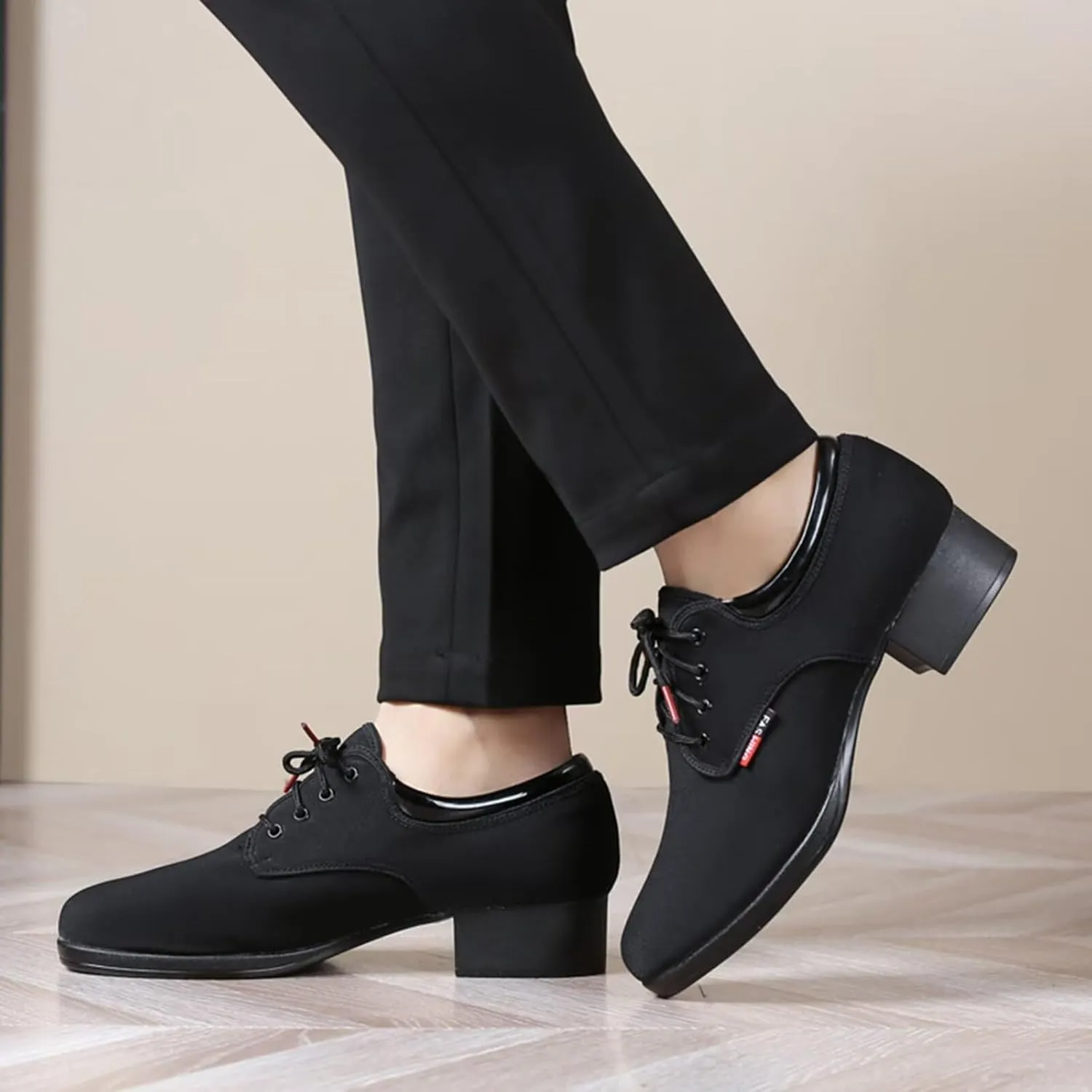 Men's Ballroom Dance Shoes Black Closed Toe Performance Dance Shoes Fashion Salsa Tango Waltz Latin Smooth Swing Dance Sneakers