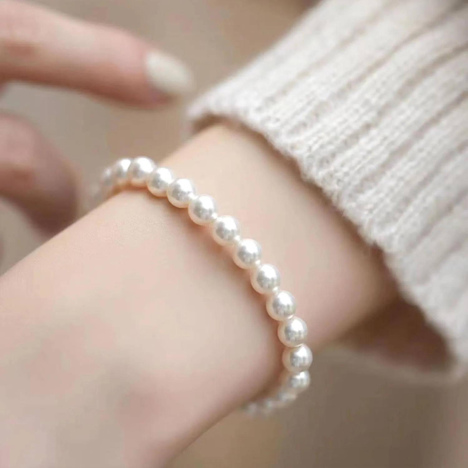 Pearl Bracelet for Women Gifts Trendy Stuff Dainty Pearl Bracelet White Baroque Pearl Wrist Bracelets Bridesmaid Bridal Wedding Jewelry Gifts