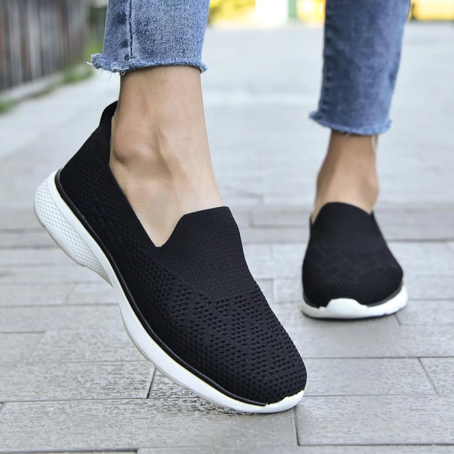 poemlady Walking Shoes Women Slip On Sneakers Knit Lightweight Comfortable Breathable Nurse Shoes for Work Travel