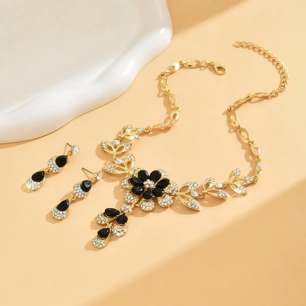 Wedding Jewelry Sets for Brides Rhinestone Necklace and Earring Set Bracelet Ring Gold Silver Prom Jewelry Sets Diamond Flower Teardrop Necklace for Women