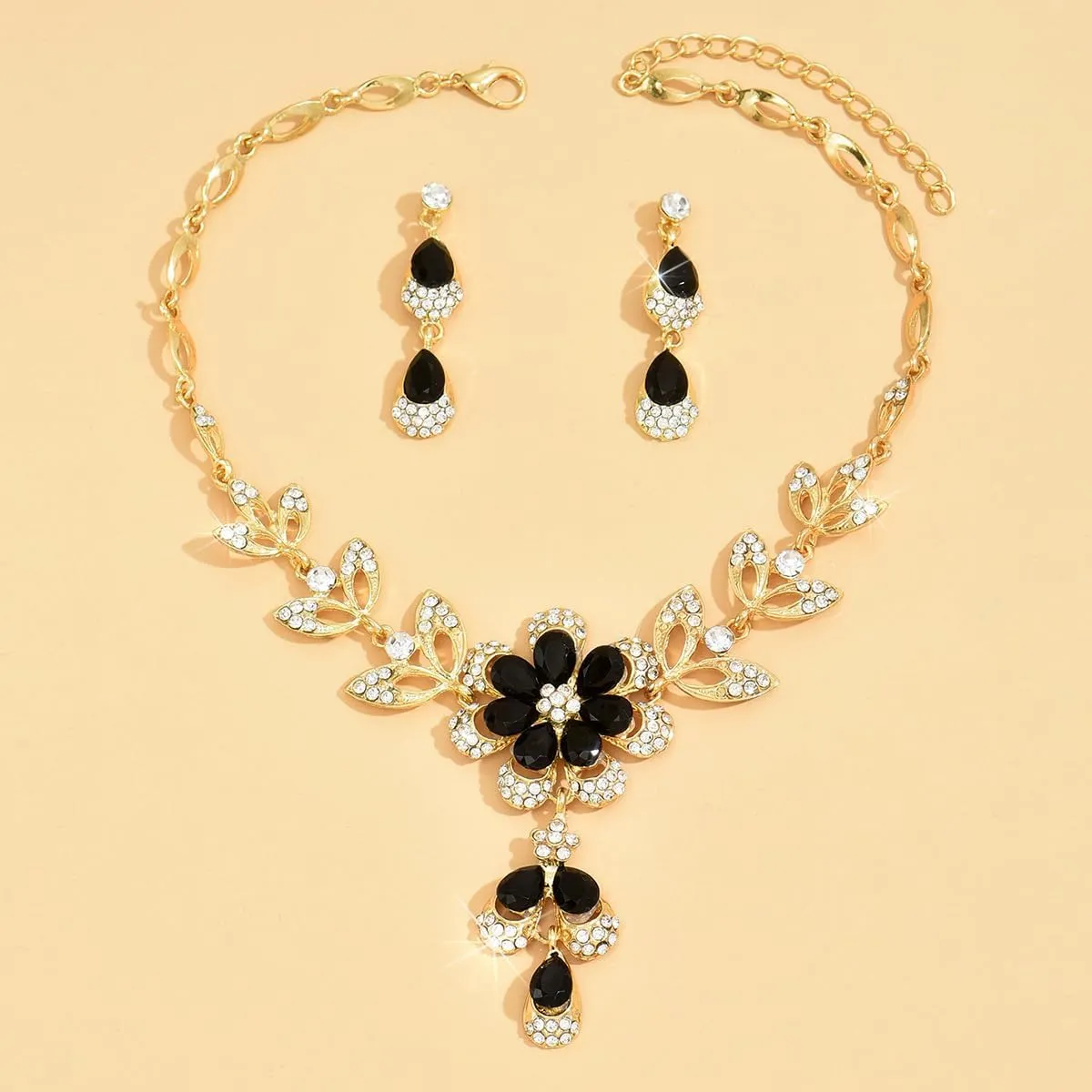 Wedding Jewelry Sets for Brides Rhinestone Necklace and Earring Set Bracelet Ring Gold Silver Prom Jewelry Sets Diamond Flower Teardrop Necklace for Women
